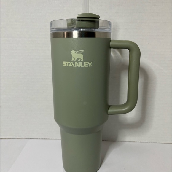 Stanley 40 oz Stainless Steel H2.0 FlowState Quencher Tumbler Restful Green - Picture 1 of 10